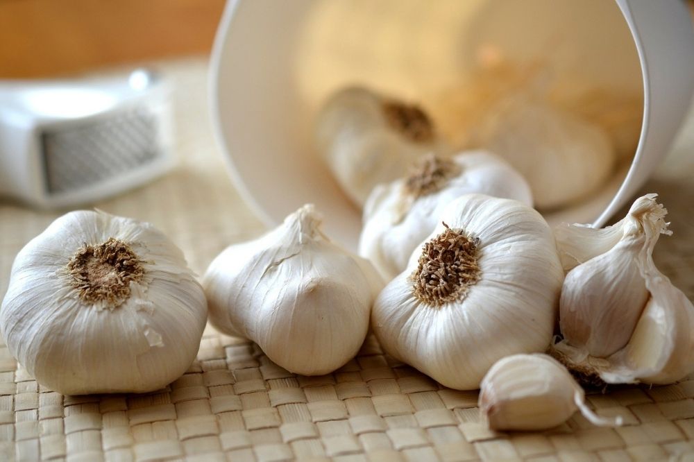 Garlic for detoxification, how to use Garlic for detoxification, Garlic detoxifying food